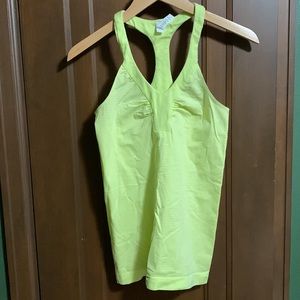 NWOT Under Armour fitted tank
